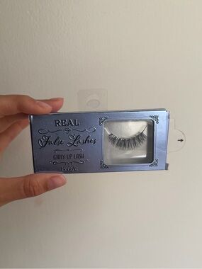 Benefit Real False Lashes - Girly Up Lash in Black